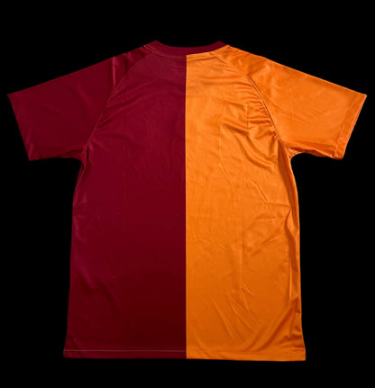 Camiseta local del Galatasaray 2023-2024