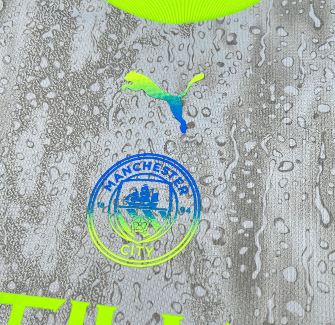 Tercera equipación del Manchester City 2025/26