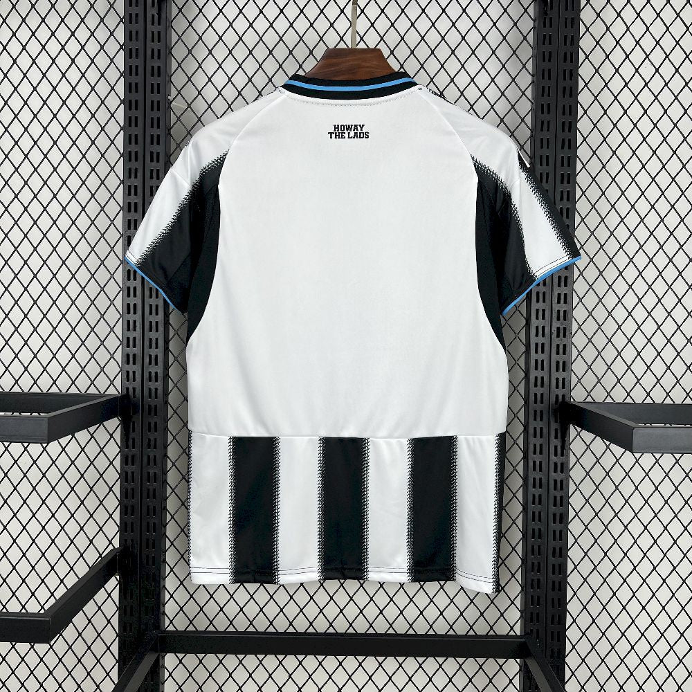 Camiseta local del Newcastle United 2025/26