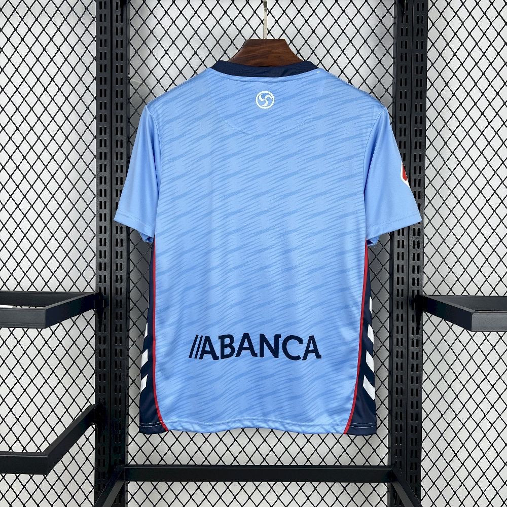 Camiseta local del Celta de Vigo 2025/26