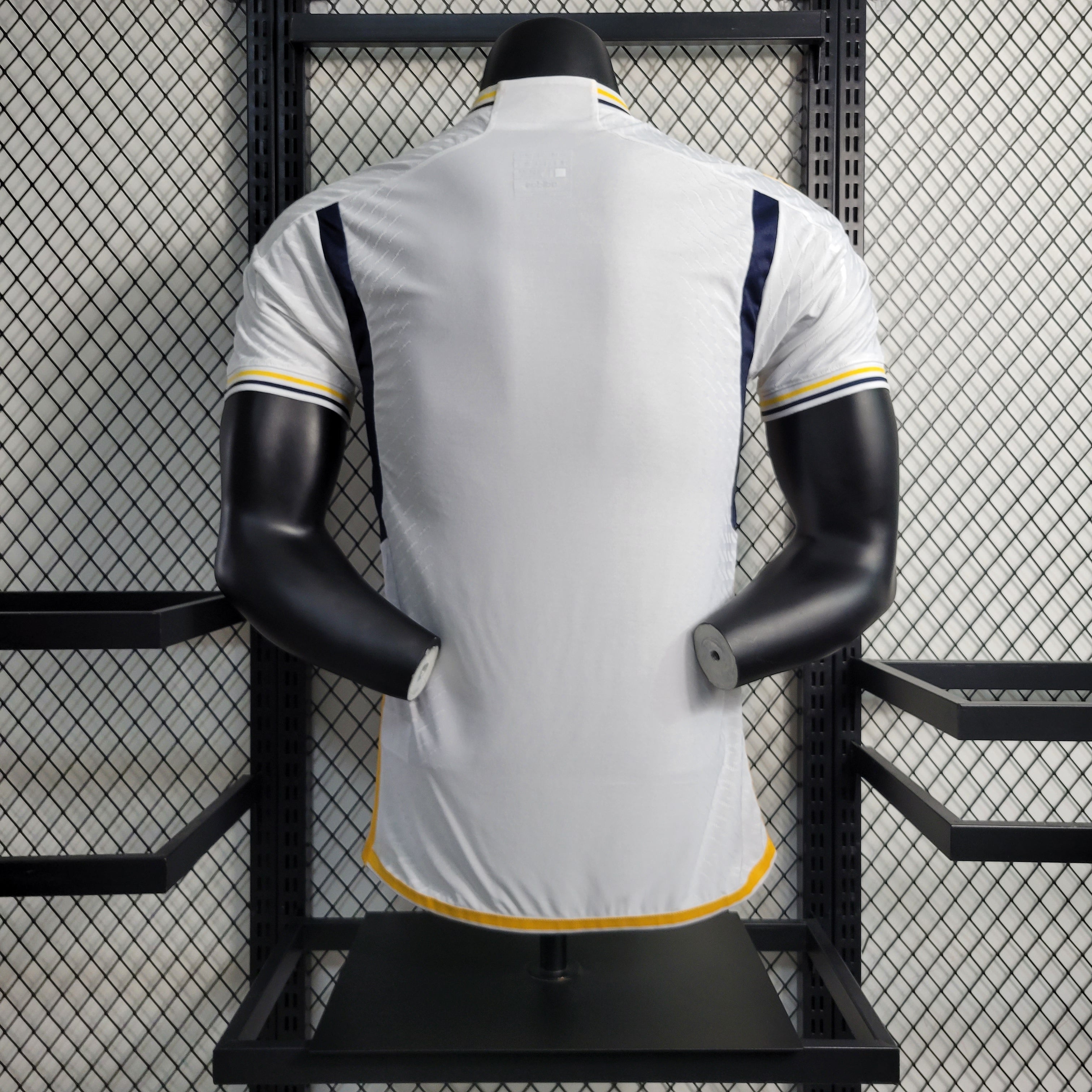 Camiseta de local del Real Madrid, versión jugador, temporada 2023/2024