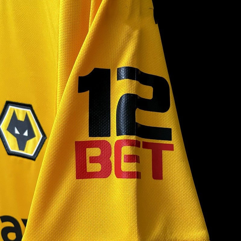 Camiseta local del Wolverhampton 2022-2023