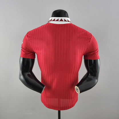 Camiseta de local del Manchester United, versión jugador, temporadas 2022-2023.