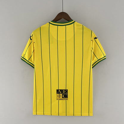 Equipación local del Norwich 2022-2023