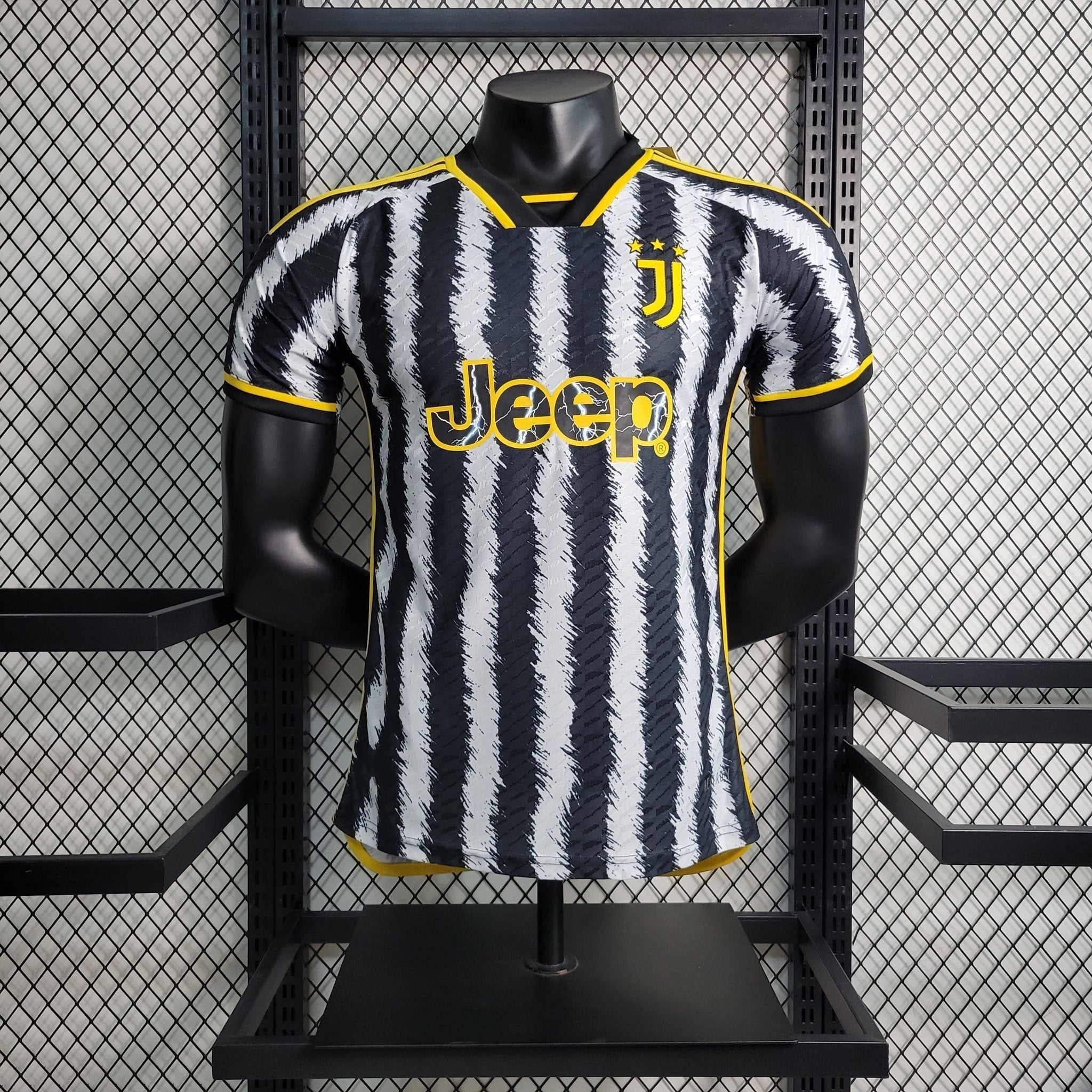 Equipación local de la Juventus (versión jugador) 2023/2024