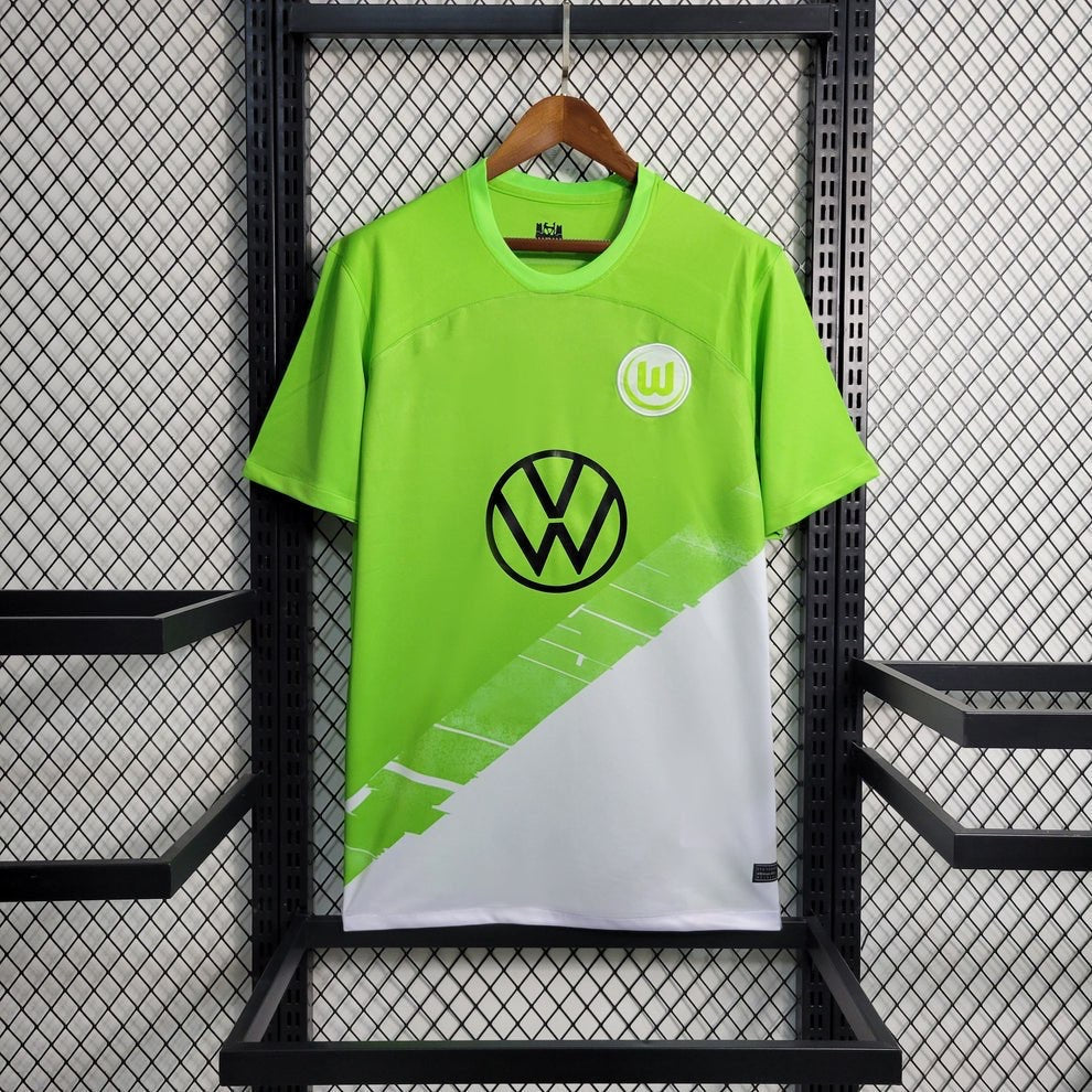 Equipación visitante del Wolfsburg 2023-2024