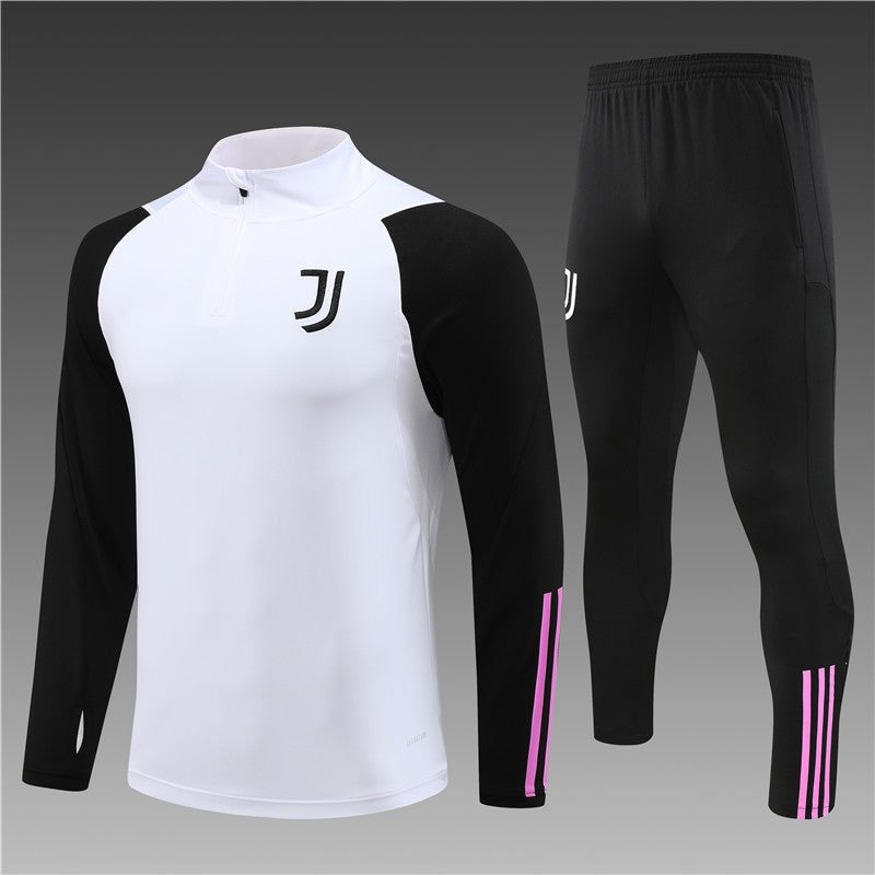 Equipación blanquinegra de la Juventus 2023-2024