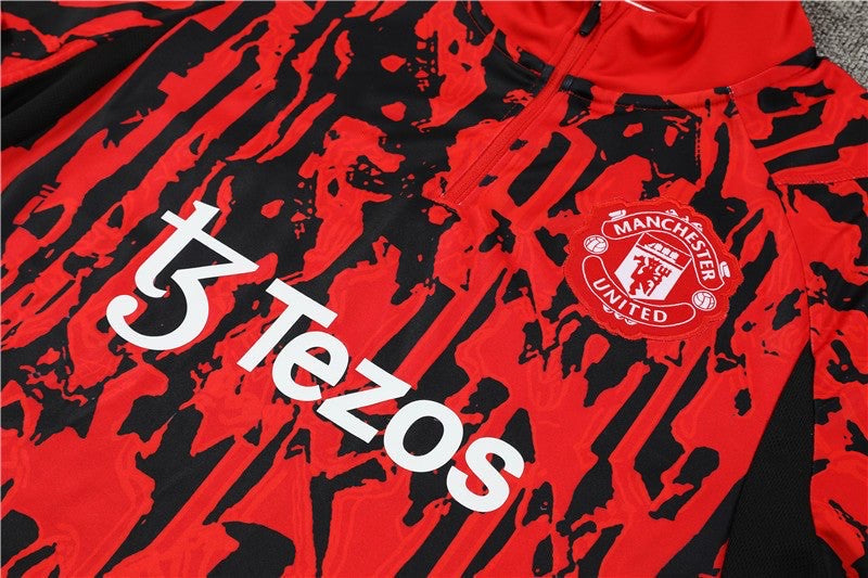 Equipación roja y negra del Manchester United 2023-2024