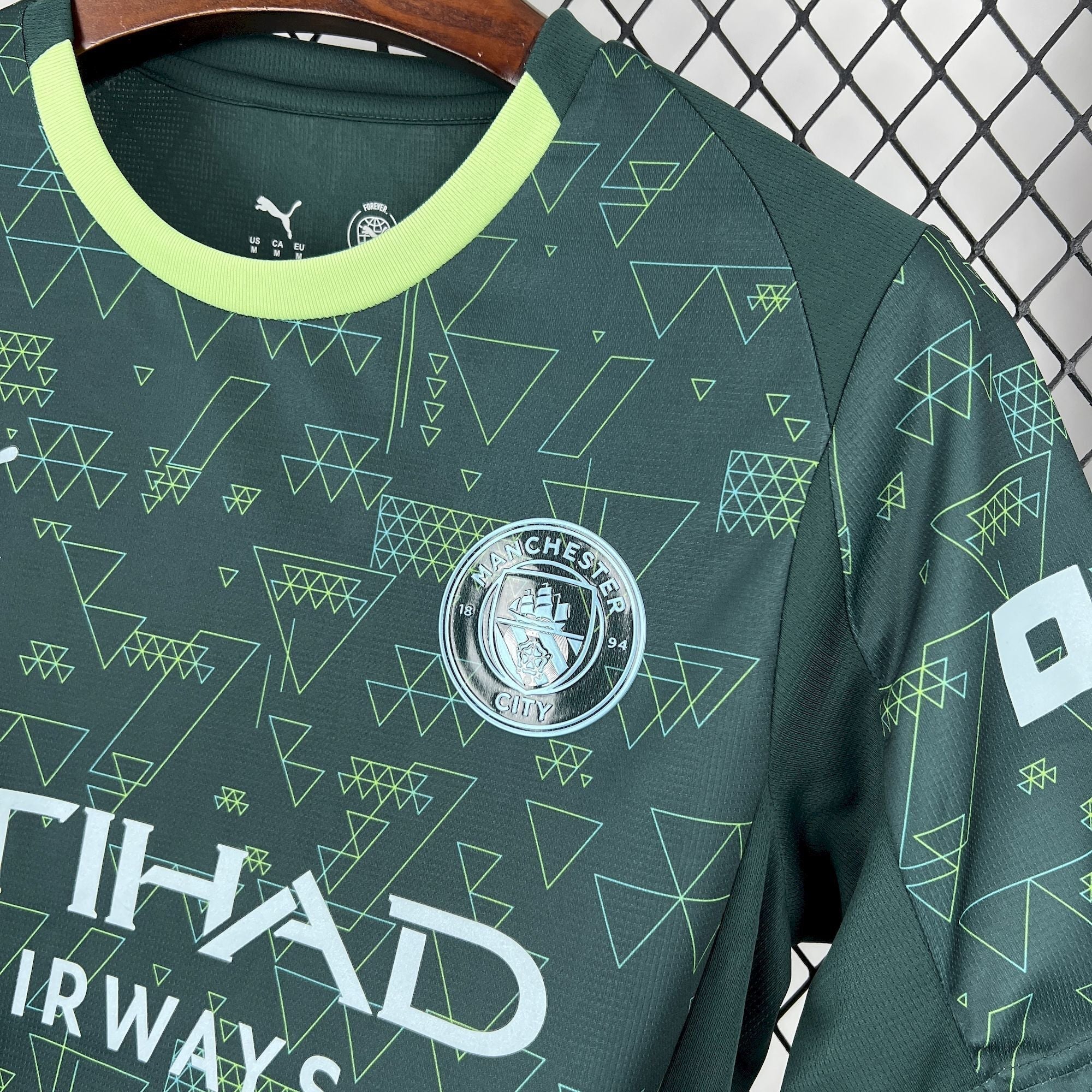 Cuarta equipación del Manchester City 2025/26