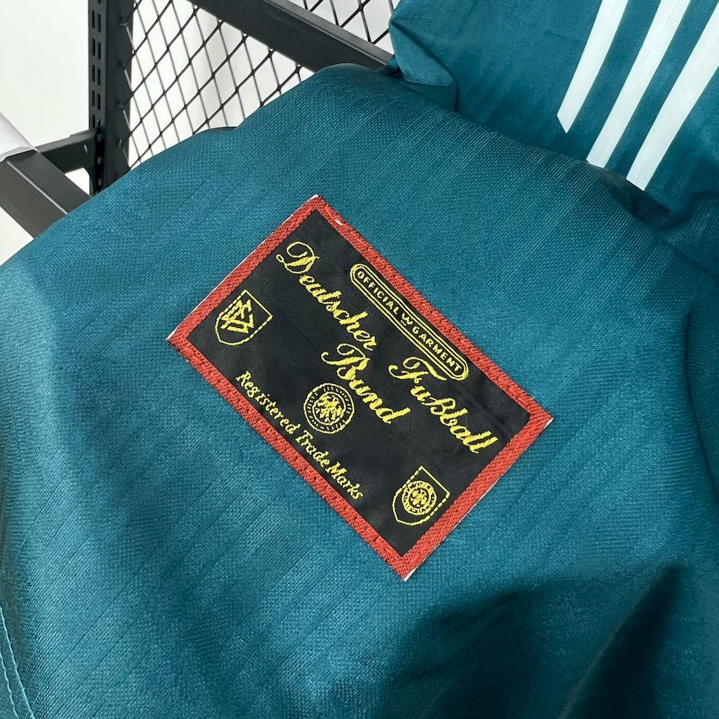 Camiseta retro de visitante de Alemania 1996