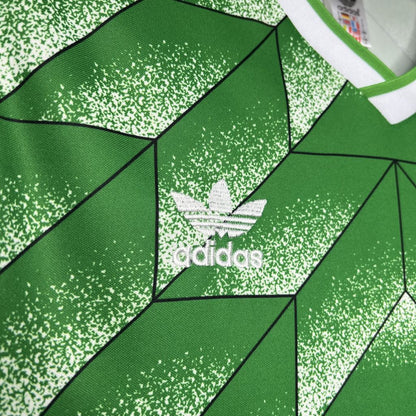 Camiseta retro de visitante de Alemania 1990