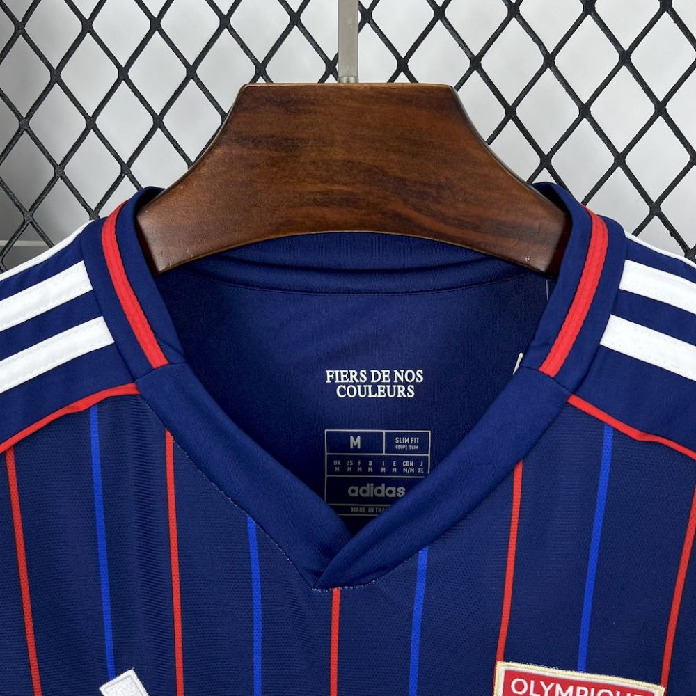 Camiseta de visitante del OL 2025/26