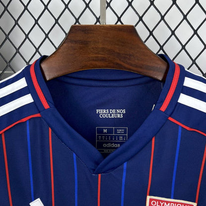Camiseta de visitante del OL 2025/26