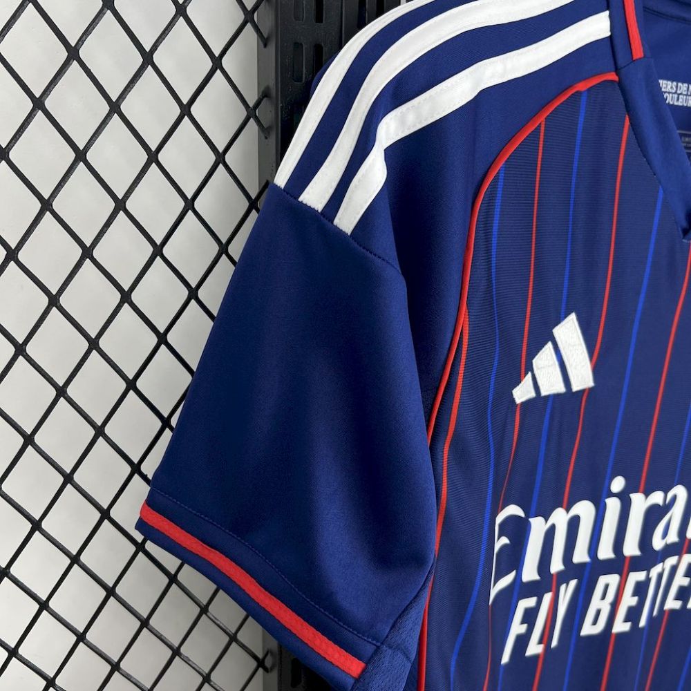 Camiseta de visitante del OL 2025/26