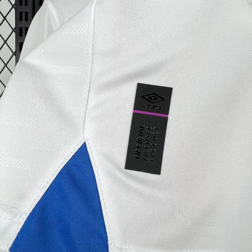 Camiseta de visitante de Salvador