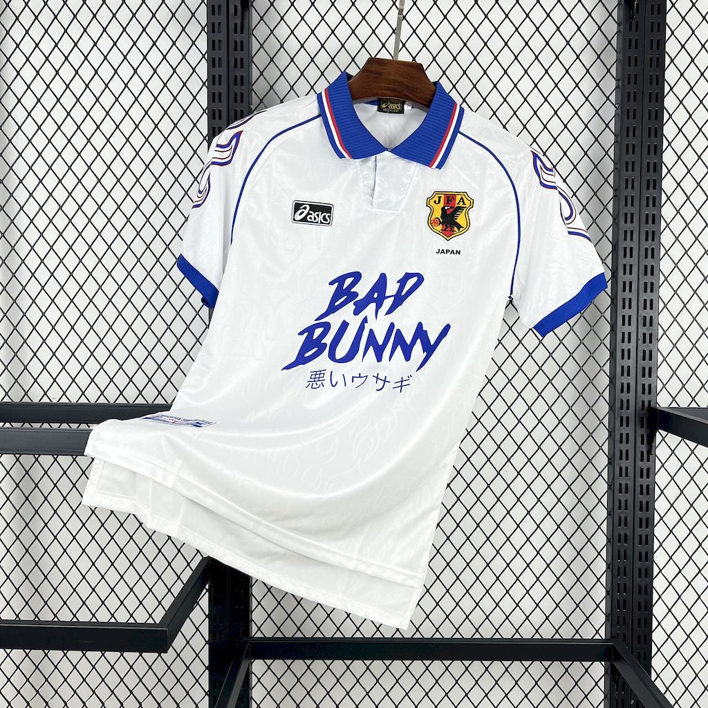 Camiseta retro de Bad Bunny de visitante en Japón 1998/99