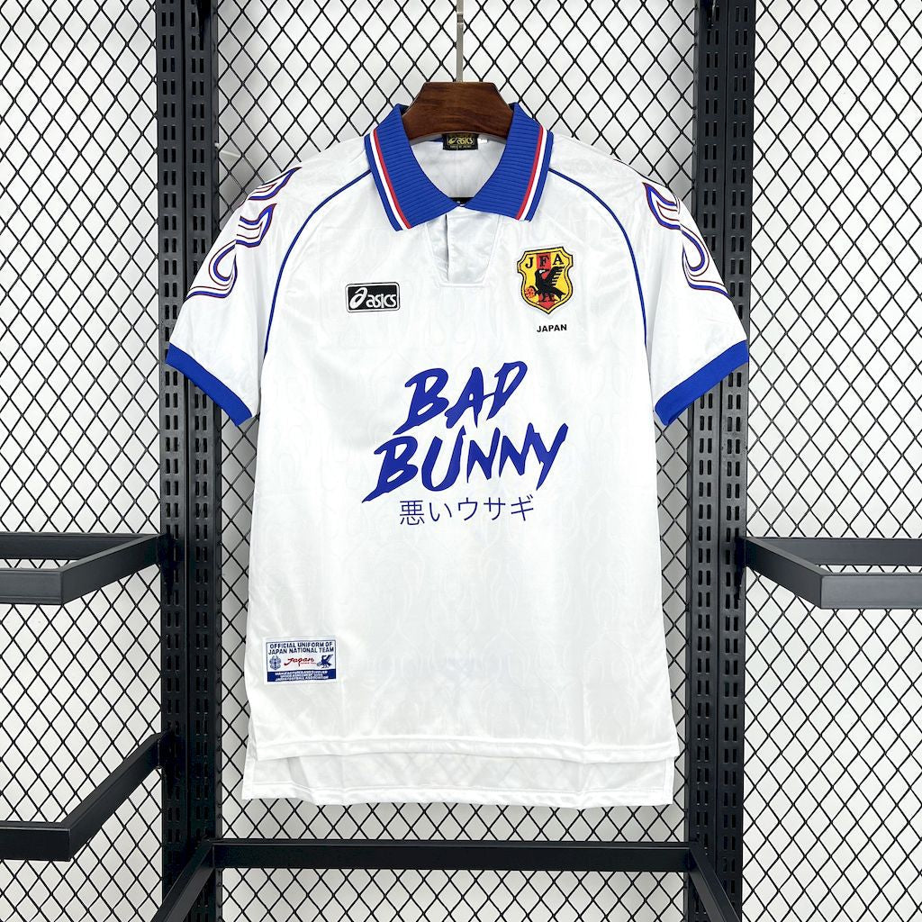 Camiseta retro de Bad Bunny de visitante en Japón 1998/99