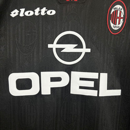 Camiseta retro de la tercera equipación del AC Milan 1997/98