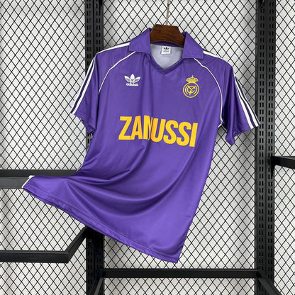 Camiseta retro de la tercera equipación del Real Madrid 1984/85