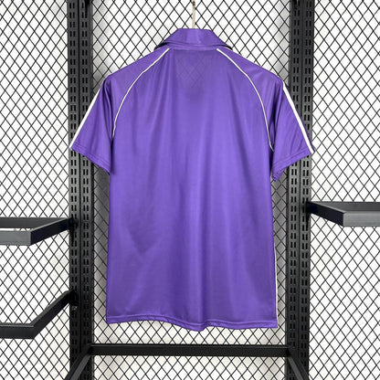 Camiseta retro de la tercera equipación del Real Madrid 1984/85