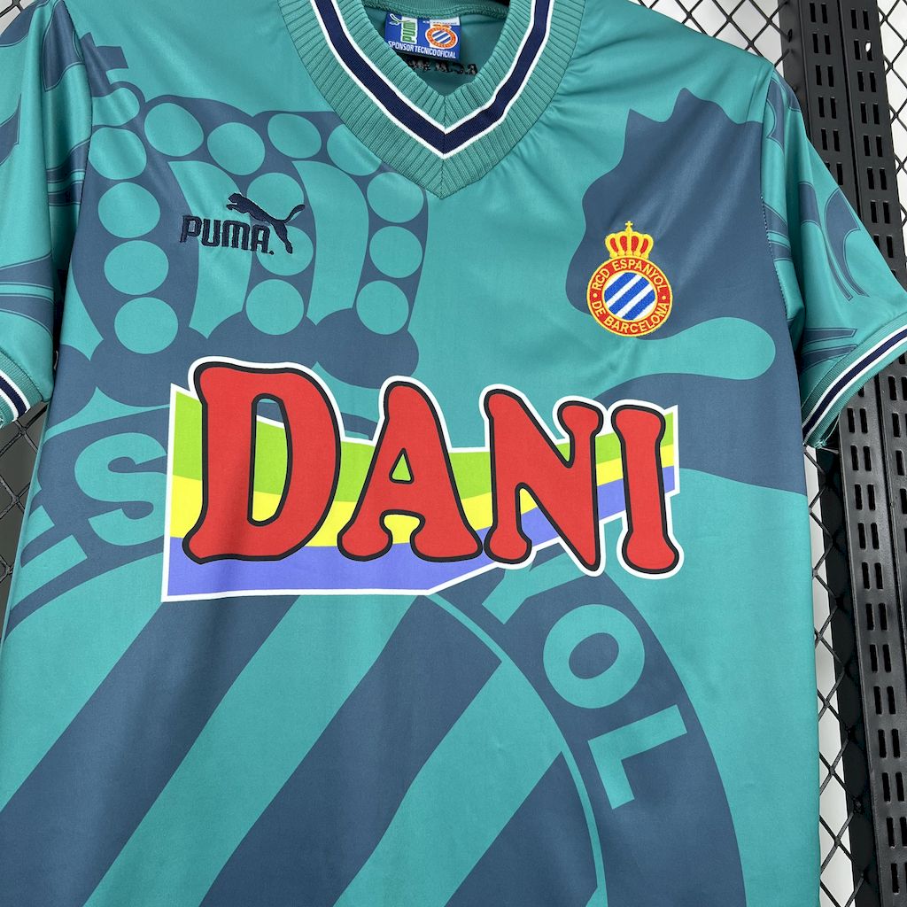 Tercera equipación retro del RCD Barcelona 1996/97