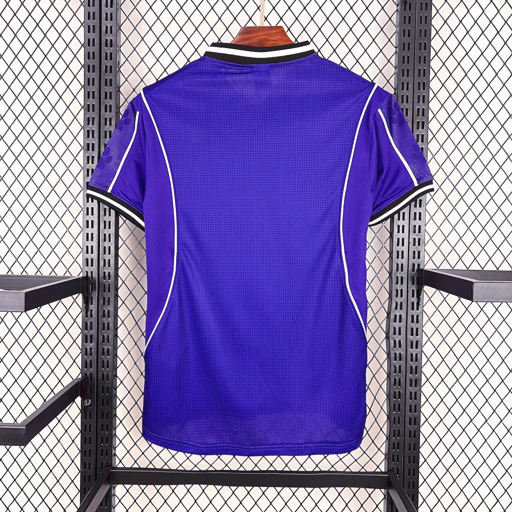 Camiseta retro de visitante del Real Madrid 1997/98