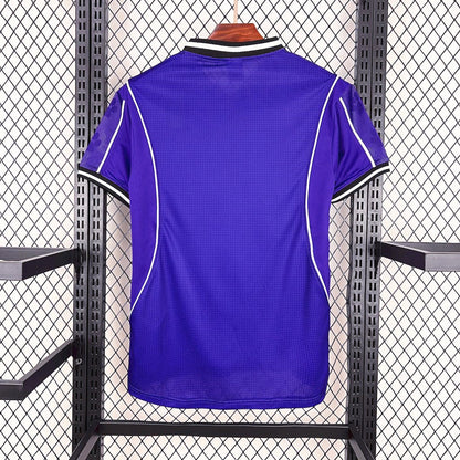 Camiseta retro de visitante del Real Madrid 1997/98