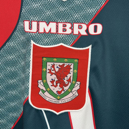 Camisetas retro de visitante de Gales 1994/95