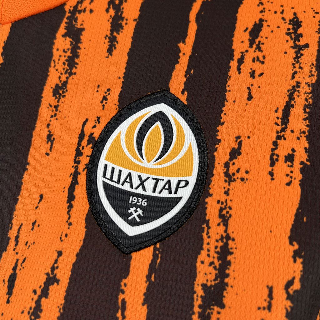 Camiseta local del Shakhtar Donetsk 2025/26