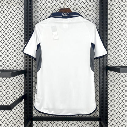 Camiseta retro del Real Madrid de la temporada 2000/01