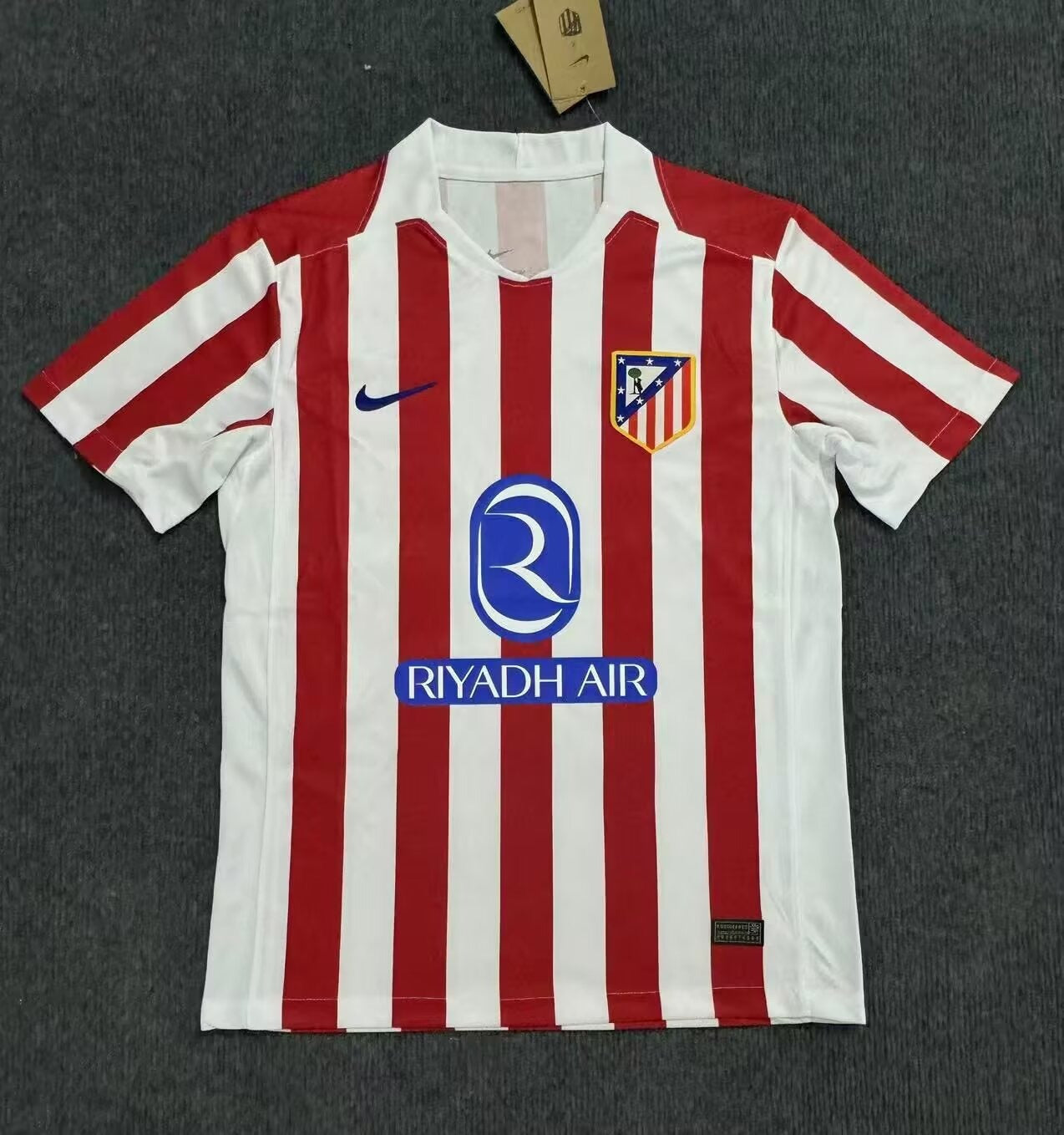 Camiseta de local del Atlético de Madrid 25/26