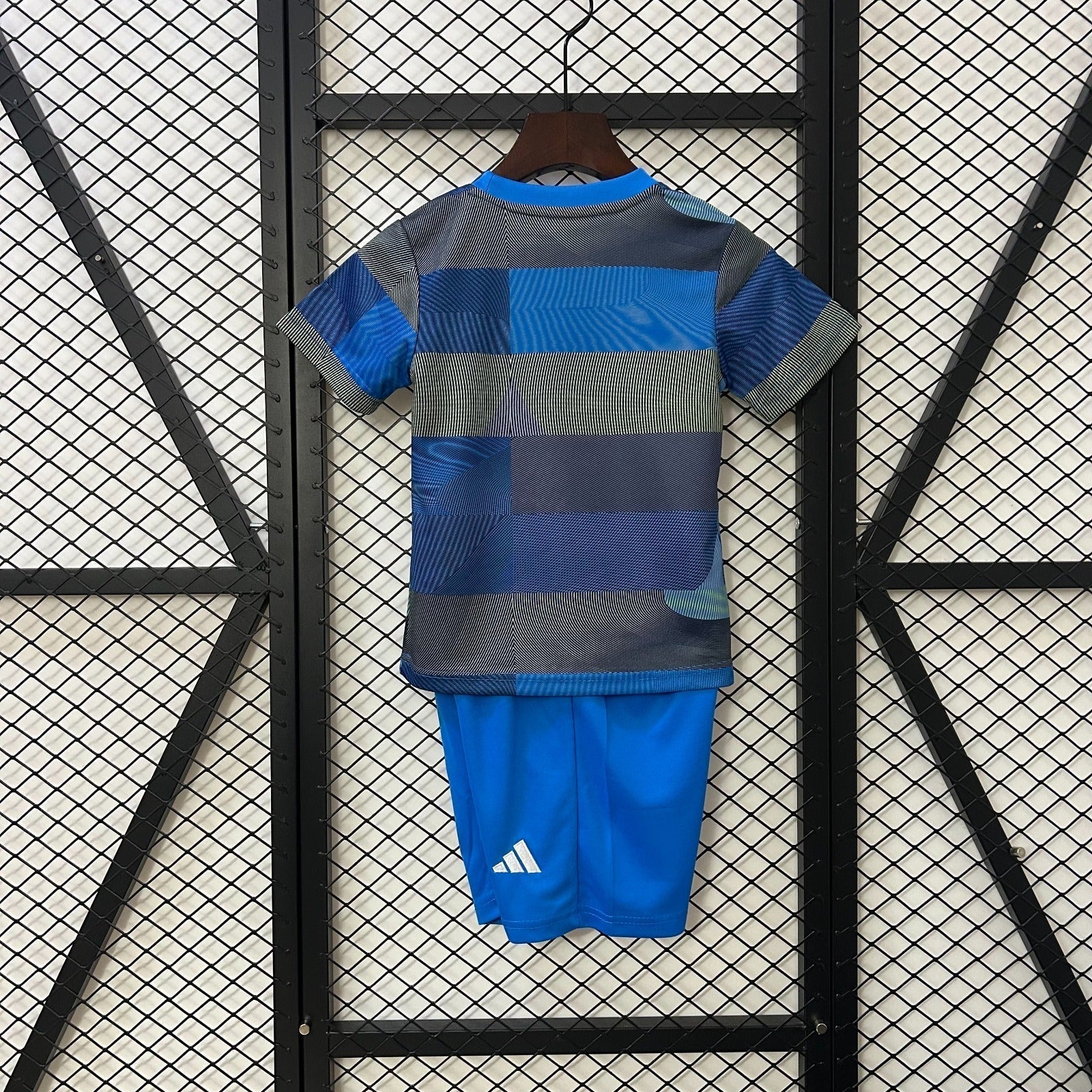 Conjunto infantil del Real Madrid 25/26