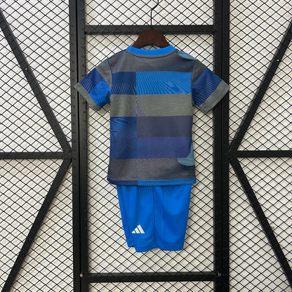 Conjunto infantil del Real Madrid 25/26
