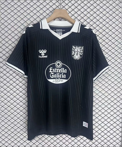 Camiseta negra de edición especial del Celta de Vigo (tallas 25/26)