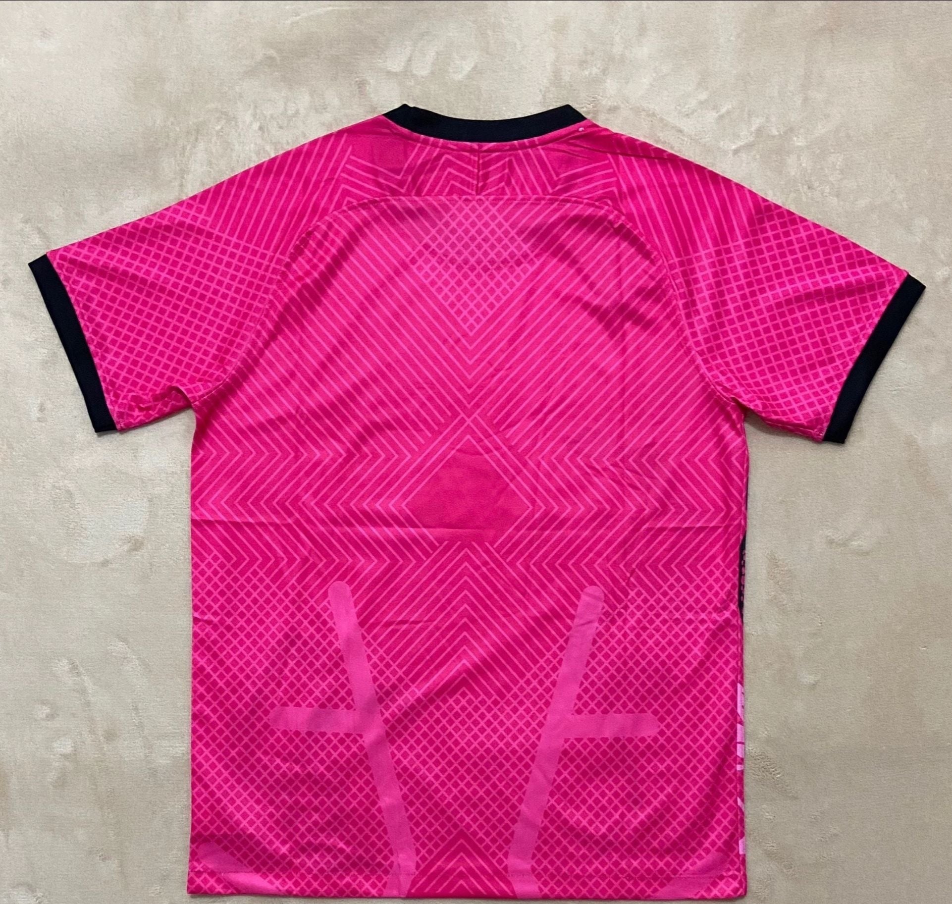 Camiseta especial rosa con estampado de serpiente del Inter de Milán 24/25