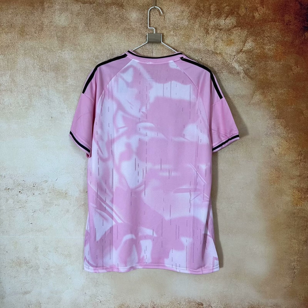 Camiseta especial rosa del Real Madrid 25/26