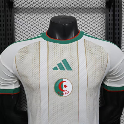 Equipación local de Argelia para el Mundial 2026
