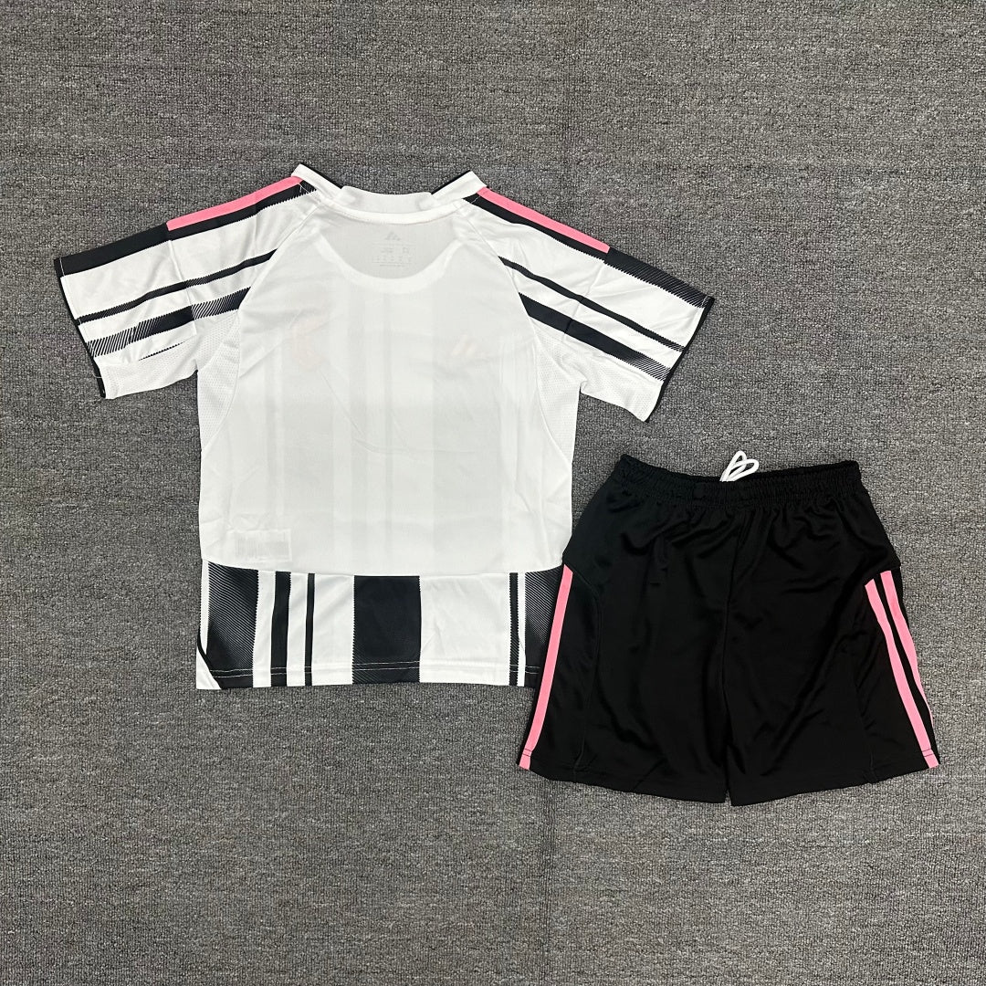 Equipación local de la Juventus 25/26 para niños