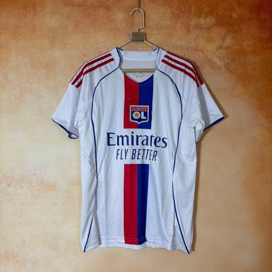 Camiseta local del Lyon 25/26
