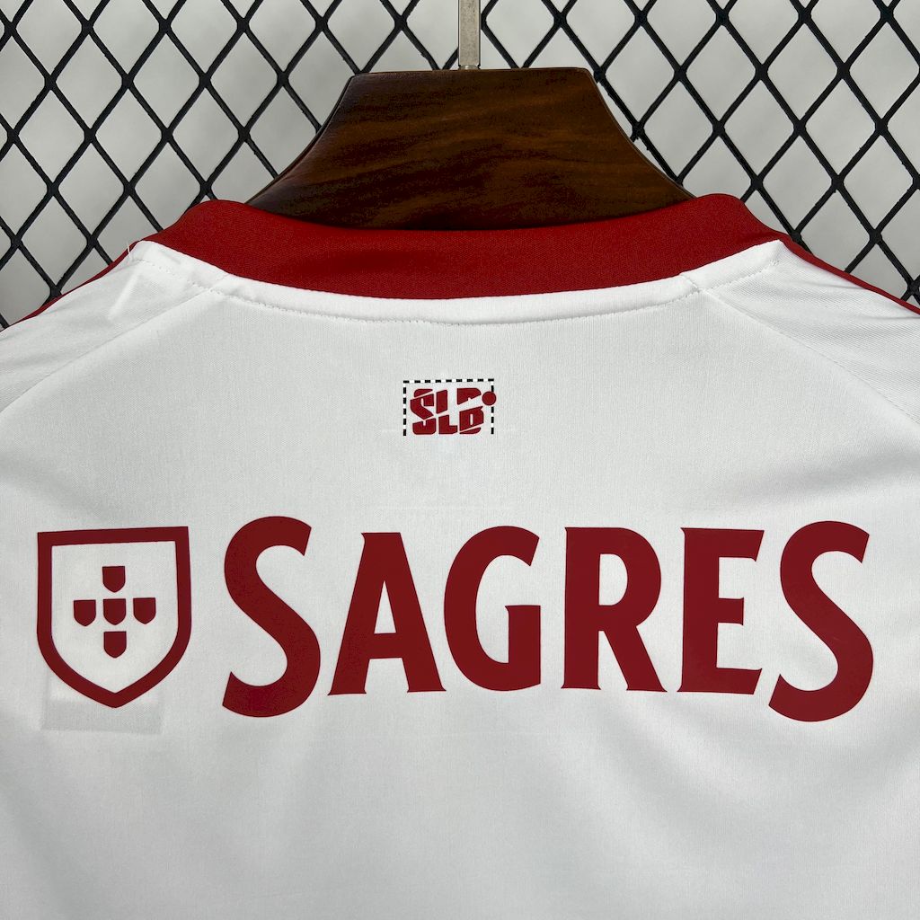 Tercera equipación del Benfica 2025/26