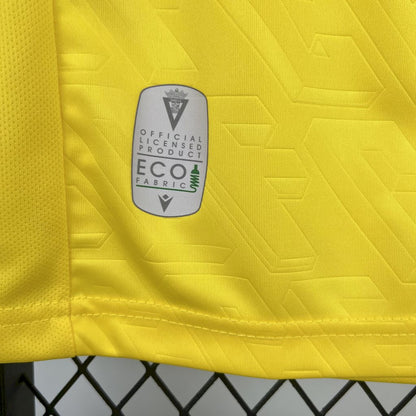 Camiseta local del Cádiz 2025/26