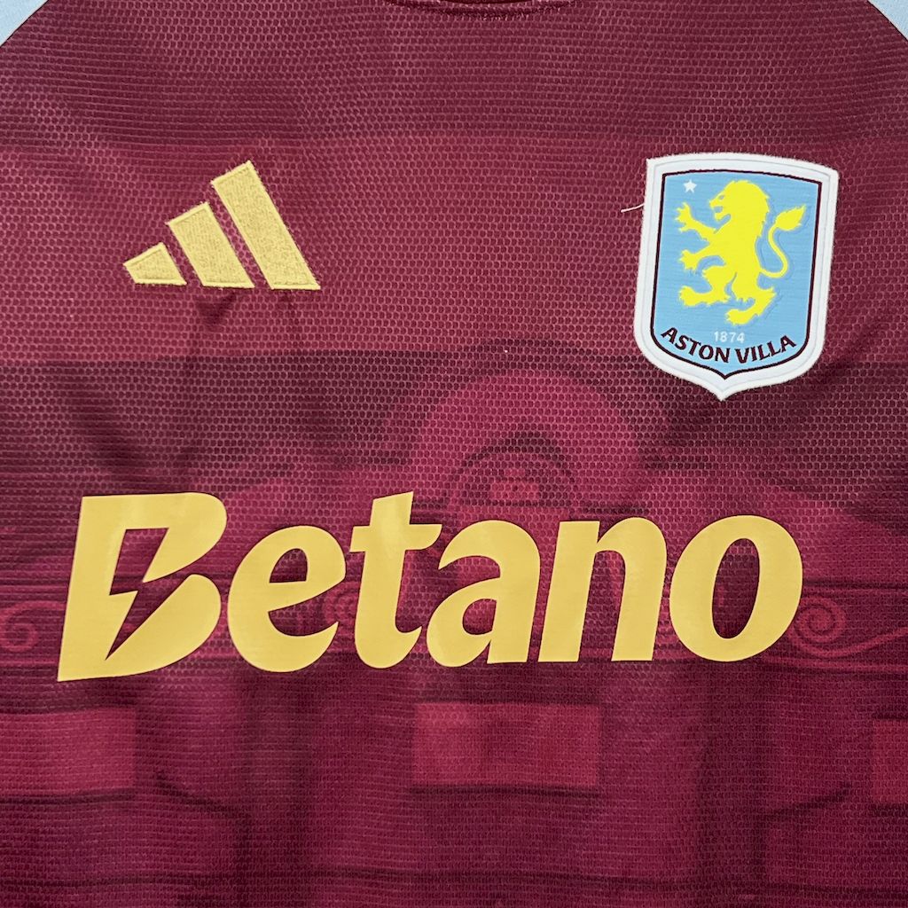Camiseta local del Aston Villa 2025/26