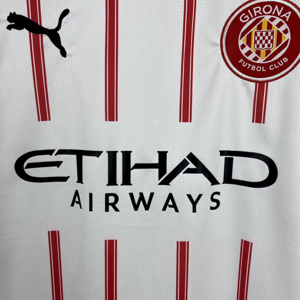 Camiseta local del Girona 2025/26