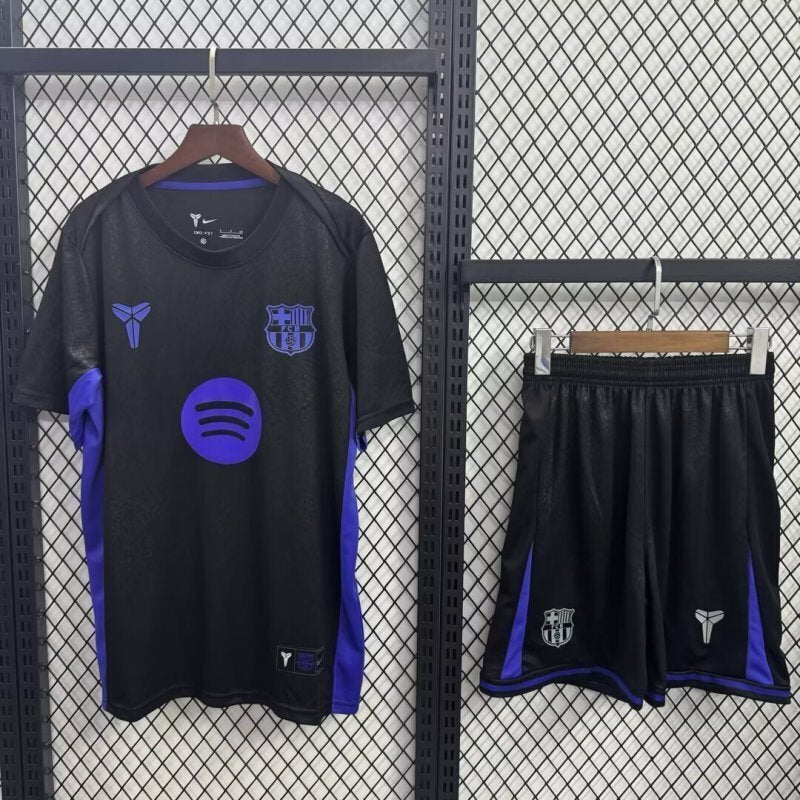 Conjunto infantil Barcelona negro especial 25/26