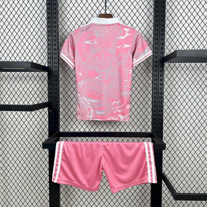Conjunto infantil del Real Madrid 24/25 rosa