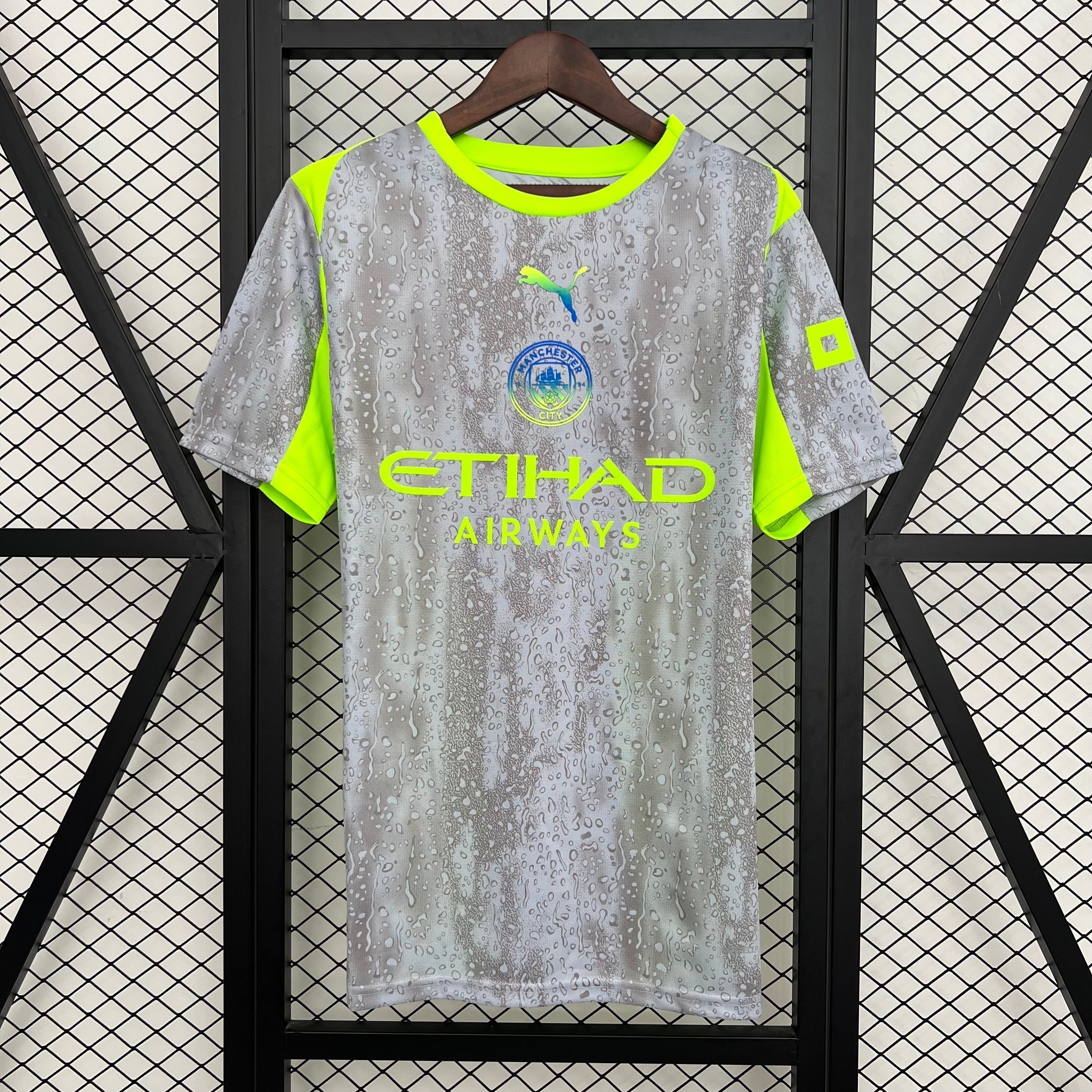 Tercera equipación del Manchester City 25/26