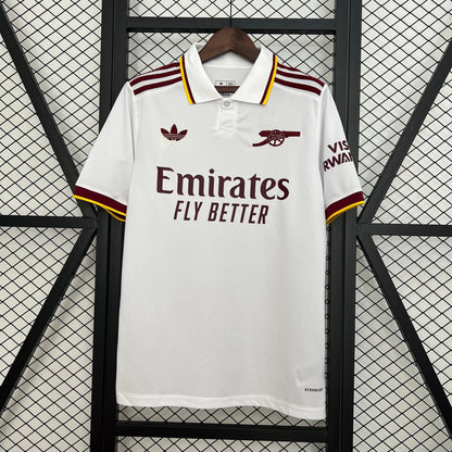 Tercera equipación del Arsenal 2025/26