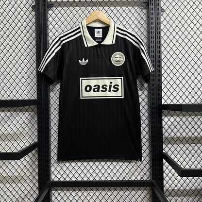 Camiseta negra Oasis, talla 25/26