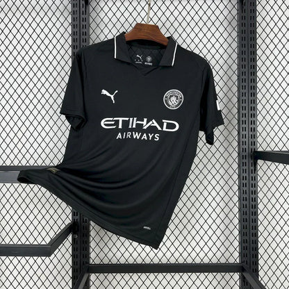 Tercera equipación del Manchester City 25/26