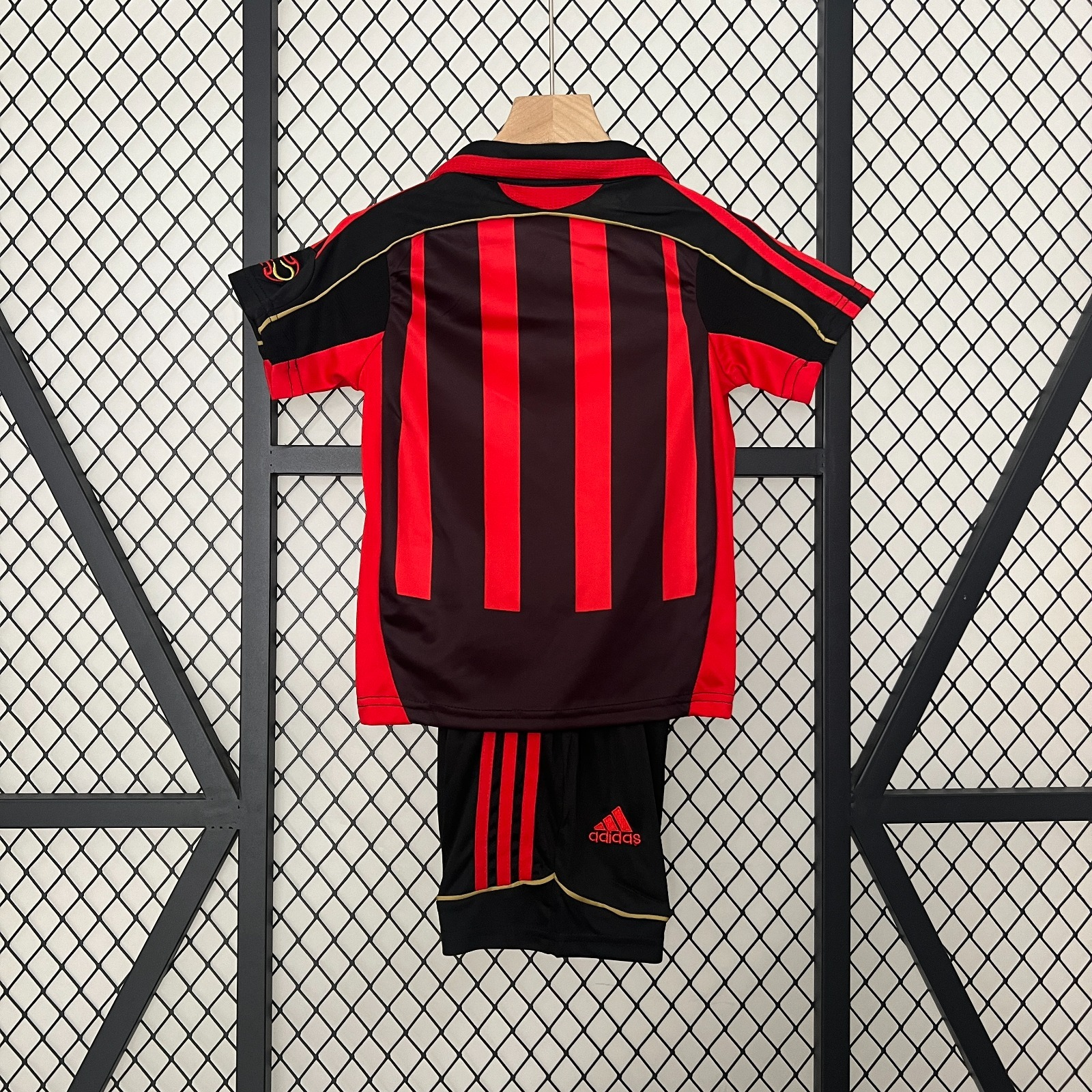 Conjunto infantil del AC Milan 24/25